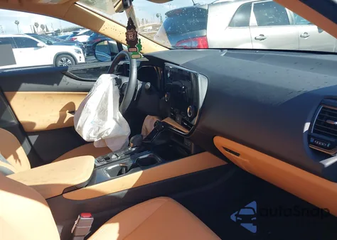 2025 Lexus Nx 250 z USA, uszkodzony, nr VIN 2T2ADCAZ4SC026046